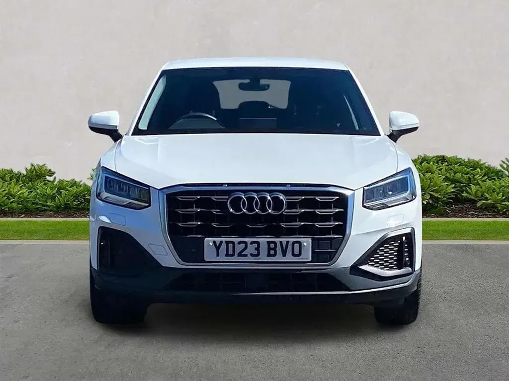 Używany Audi Q2 Business 110 KM (80 kW) 2023 Biały SUV