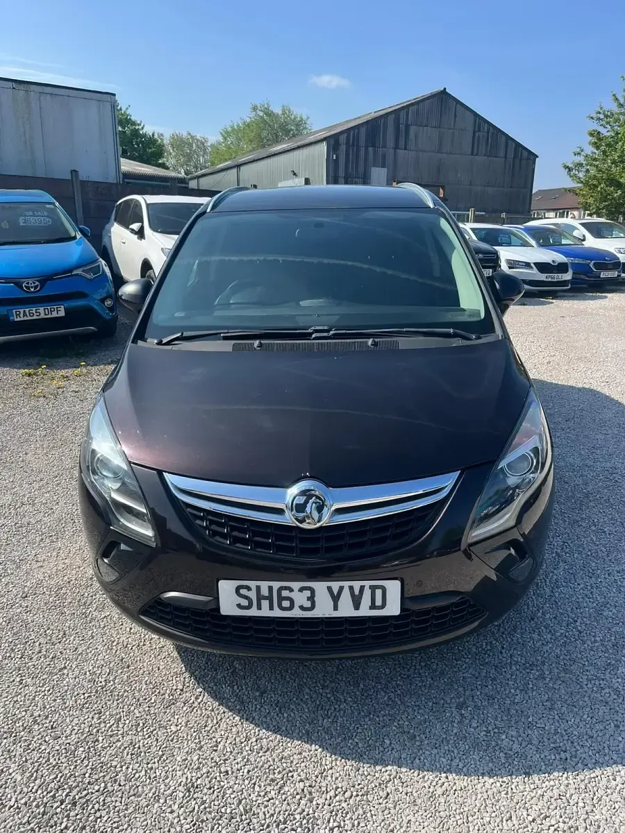 Used Vauxhall Zafira SRi 170 HP (125 kW) 2014 Brown MPV