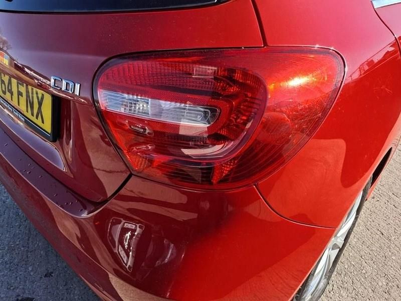 Usado Mercedes A180 SE 2014 Vermelho Citadino