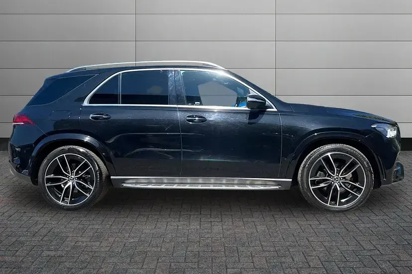 Used Mercedes GLE400 AMG Line Premium Plus 325 HP (239 kW) 2023 Obsidian black SUV