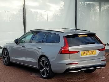 Usado Volvo V60 Plus 197 CV (144 kW) 2025 Plateado Familiar