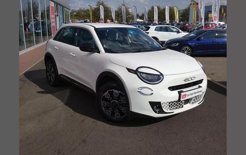 White Used 2025 Fiat 600 SUV | £19,499 (Fair price) - Image 1/4