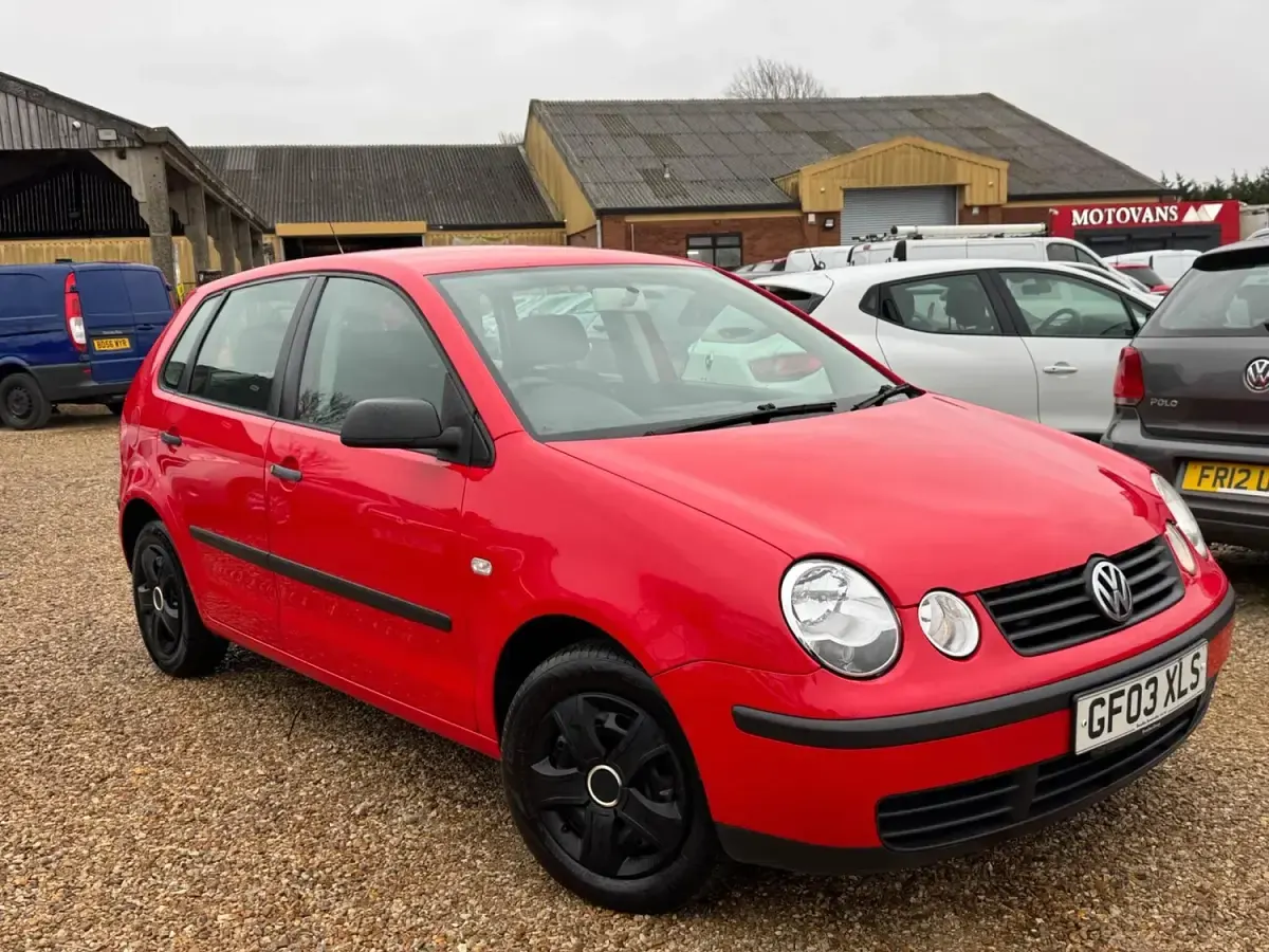 Used VW Polo S 75 HP (55 kW) 2003 Red Hatchback