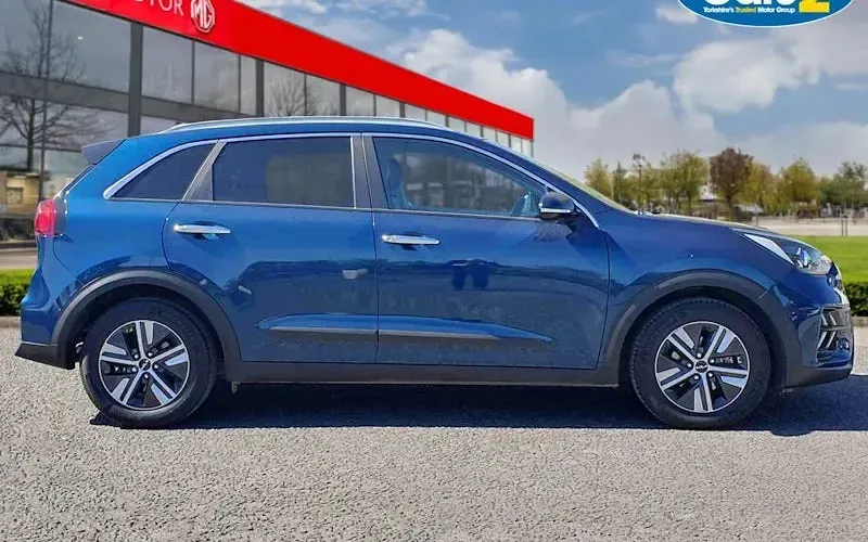 Second-hand Kia Niro 141 CP (103 kW) 2021 Albastru SUV
