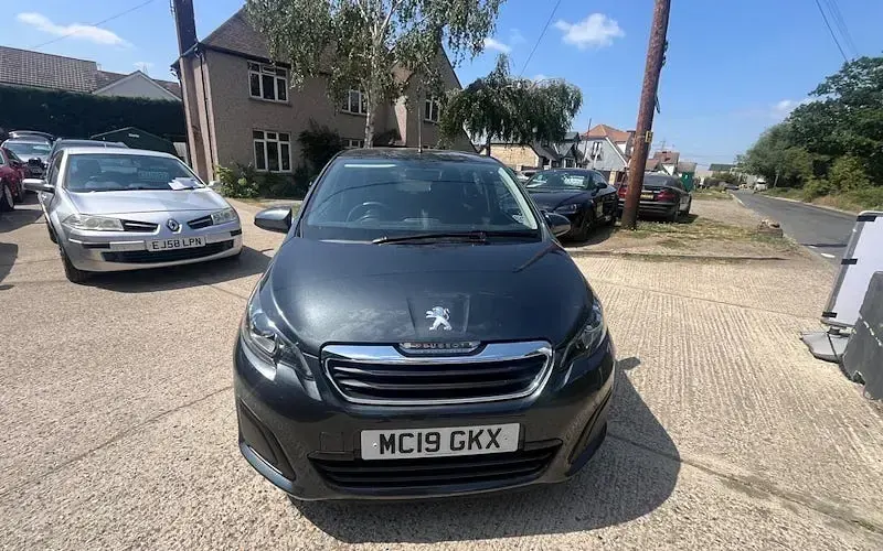 Used Peugeot 108 Active 72 HP (52 kW) 2022 Hatchback