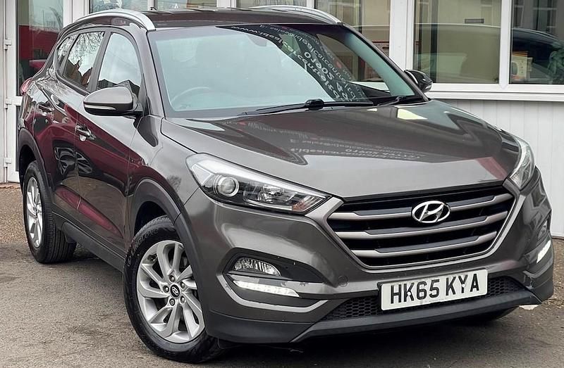 Used Hyundai Tucson SE 177 HP (130 kW) 2015 Grey SUV