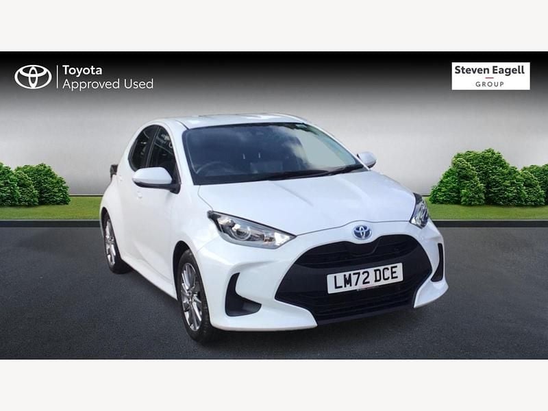 White Used 2022 Toyota Yaris Hybrid Hatchback | £15,661 (Good price) - Image 1/3