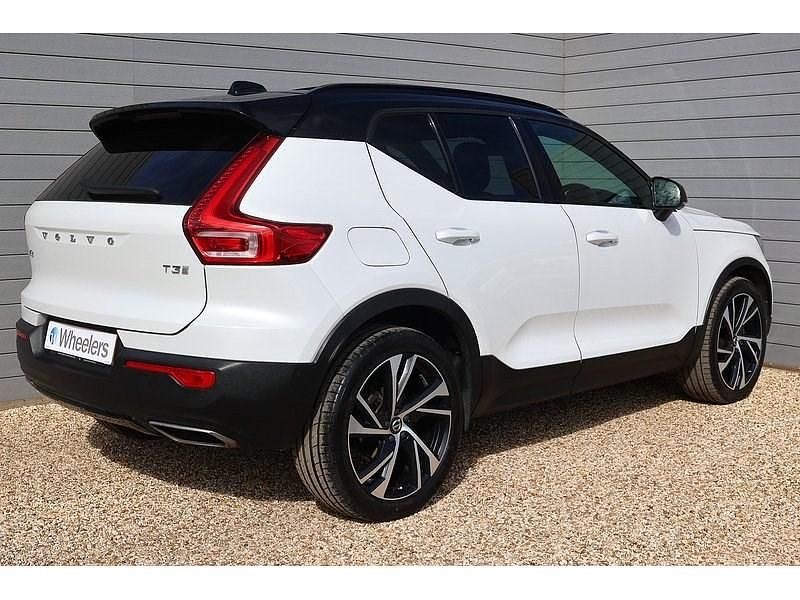 Used Volvo XC40 R-Design Pro 2020 White SUV