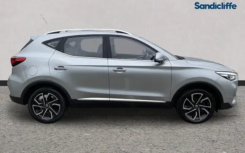 Usado MG ZS Exclusive 196 HP (144 kW) 2023 Prateado SUV