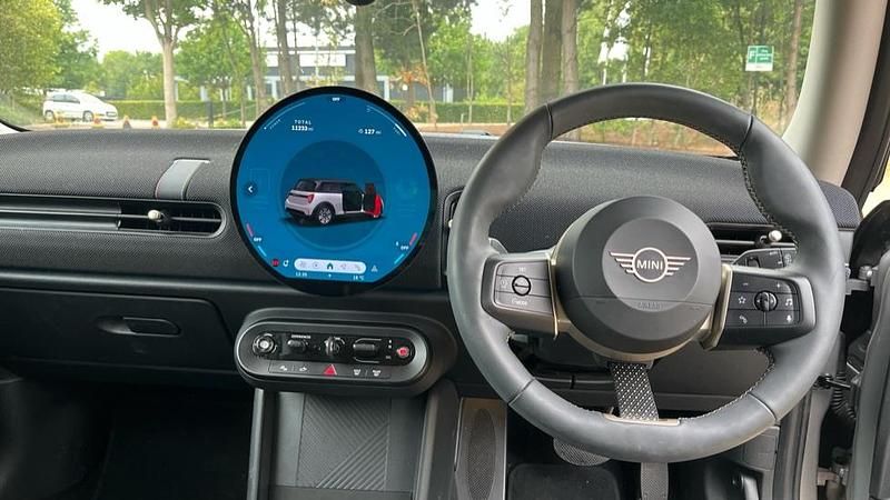 Used Mini Cooper Hatch 156 HP (114 kW) 2024 Silver Hatchback