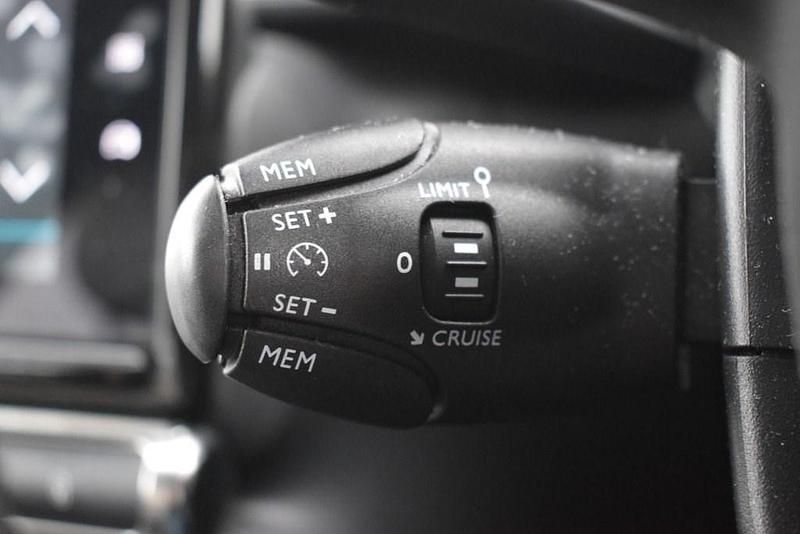 Used Citroën C3 PureTech 110 HP (80 kW) 2023 Grey Hatchback