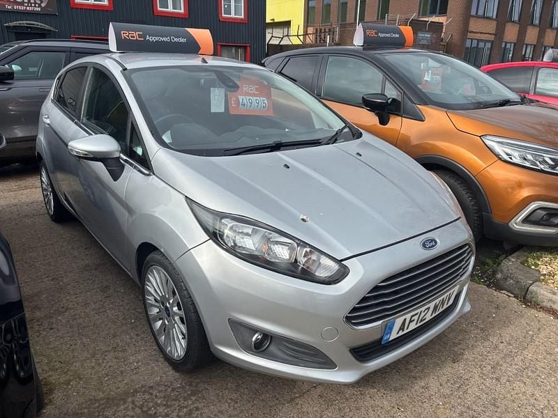Used Ford Fiesta Titanium 96 HP (70 kW) 2012 Silver Hatchback
