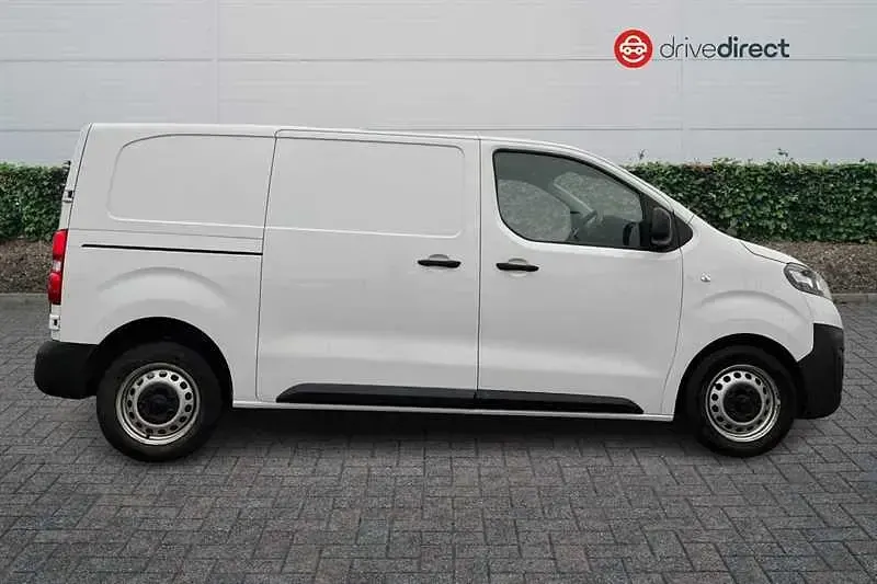 Used Vauxhall Vivaro S 100 HP (73 kW) 2023 White MPV