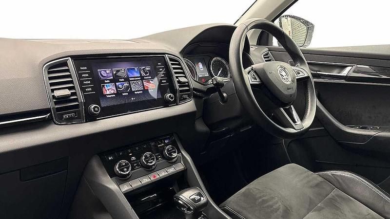 Used Skoda Karoq 110 HP (80 kW) 2018 Moon white metallic SUV