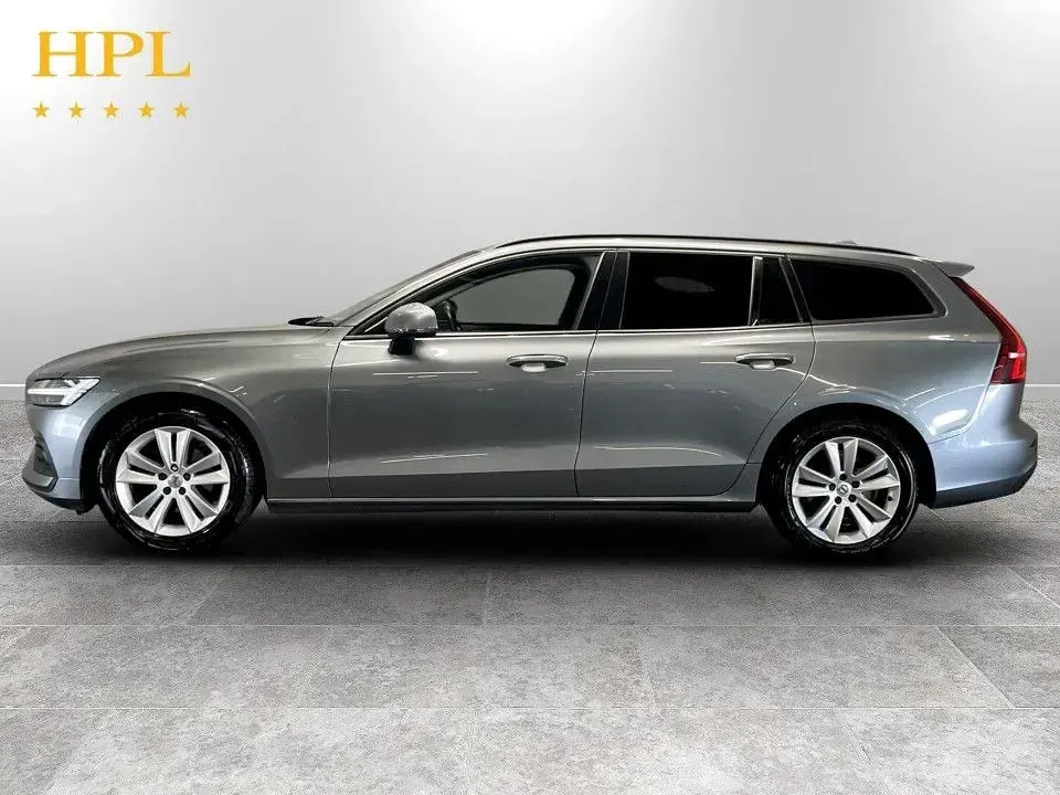 Usado Volvo V60 Momentum 150 HP (110 kW) 2019 Cinzento Carrinha