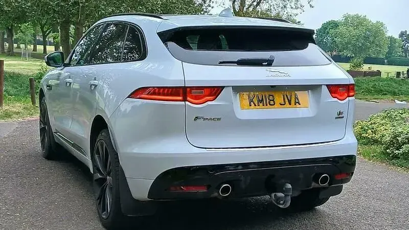 Used Jaguar F-Pace S 300 HP (220 kW) 2018 White SUV