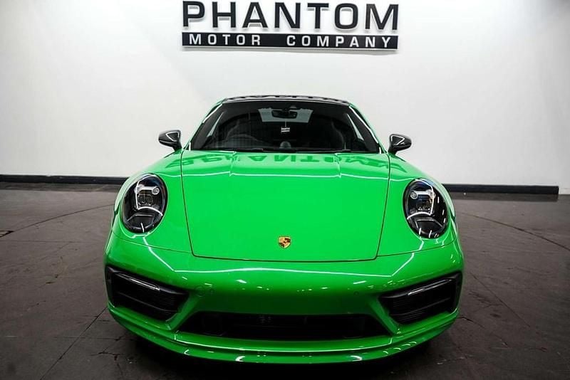Used Porsche 911 Carrera 385 HP (283 kW) 2023 Green Coupe