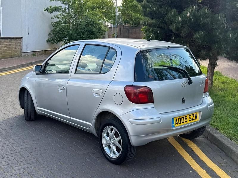 Used Toyota Yaris 2005 Silver Hatchback