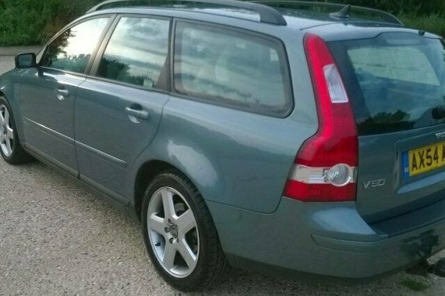 Used 2004 Volvo V50 SE Estate | £3,250 - Image 1/4