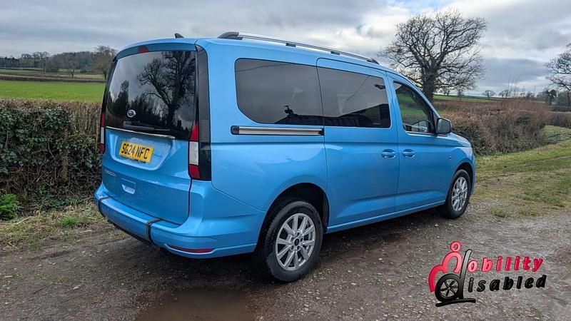 Used Ford Tourneo Connect Titanium 122 HP (89 kW) 2024 Blue MPV