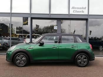 Usado Mini Cooper S Classic 178 CV (130 kW) 2023 Verde Utilitario