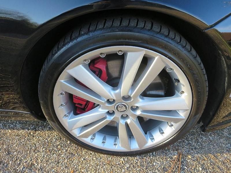 Używany Jaguar XKR 2012 Czarny Kabriolet