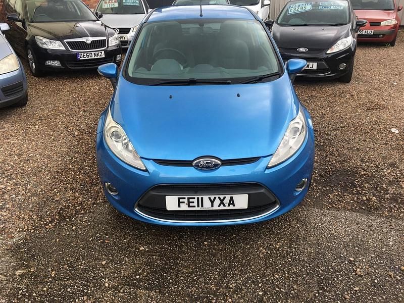 Gebraucht Ford Fiesta Zetec 2011 Blau Kleinwagen