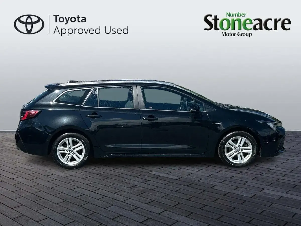 Used Toyota Corolla 122 HP (89 kW) 2020 Black Estate