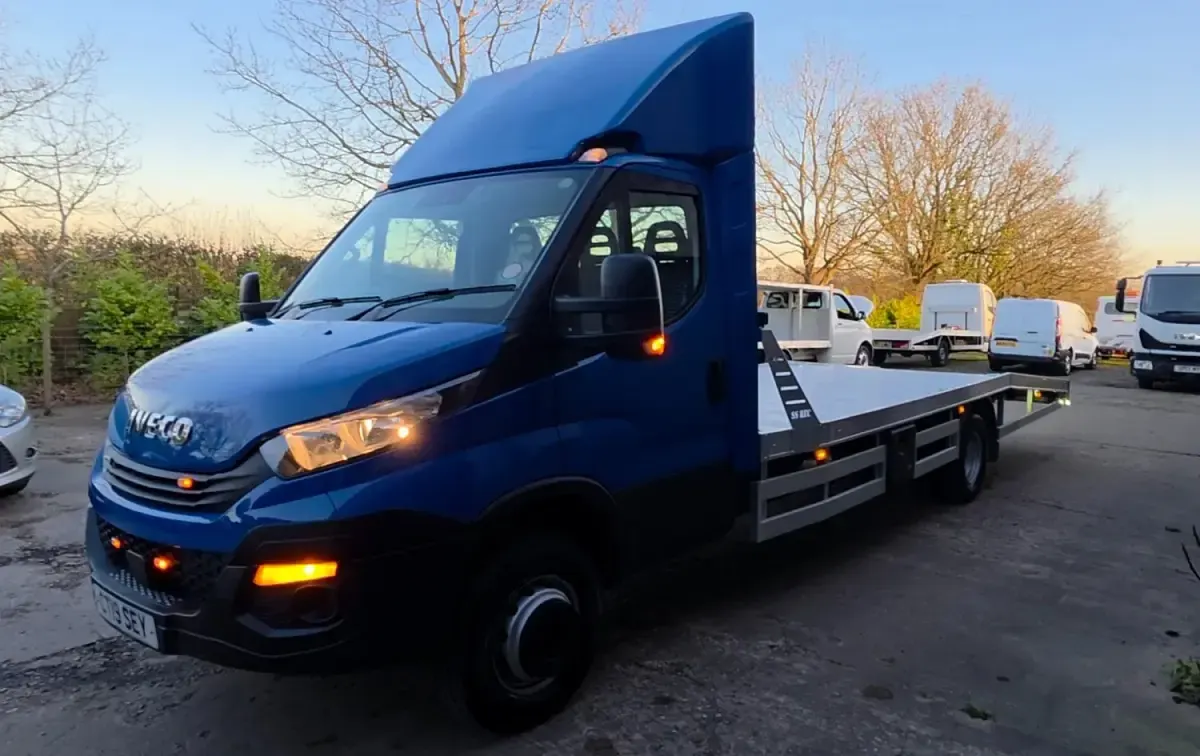Begagnad Iveco Daily 2019 Blå Pickup