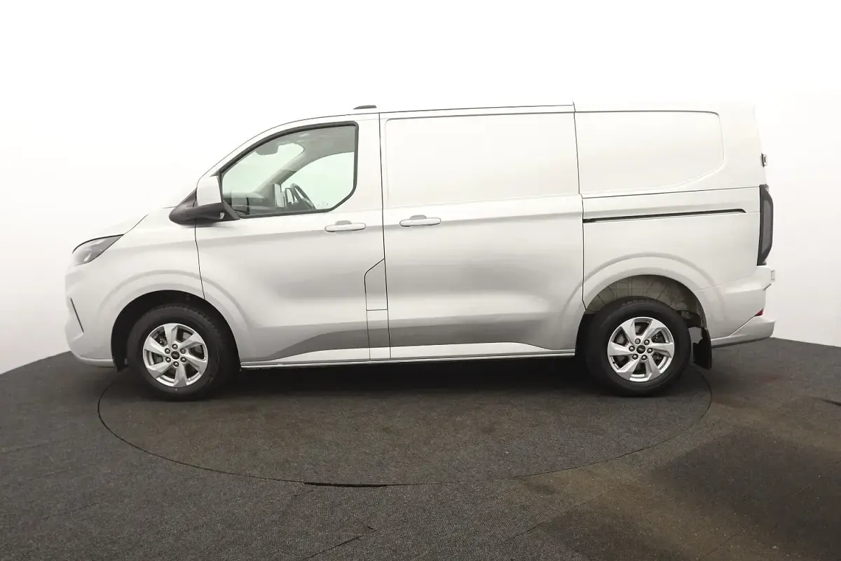 Usado Ford Transit Custom Limited 136 CV (100 kW) 2024 Plateado Van