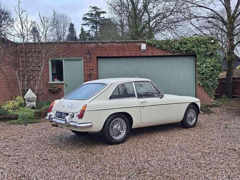 Used MG B GT 1969 White Coupe