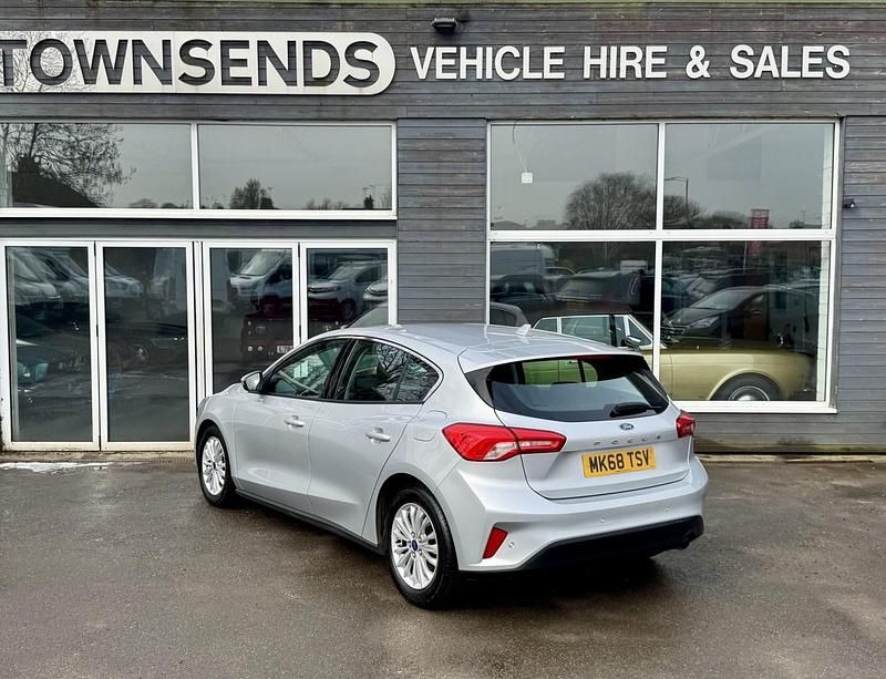 Used Ford Focus Titanium 125 HP (91 kW) 2018 Silver Hatchback