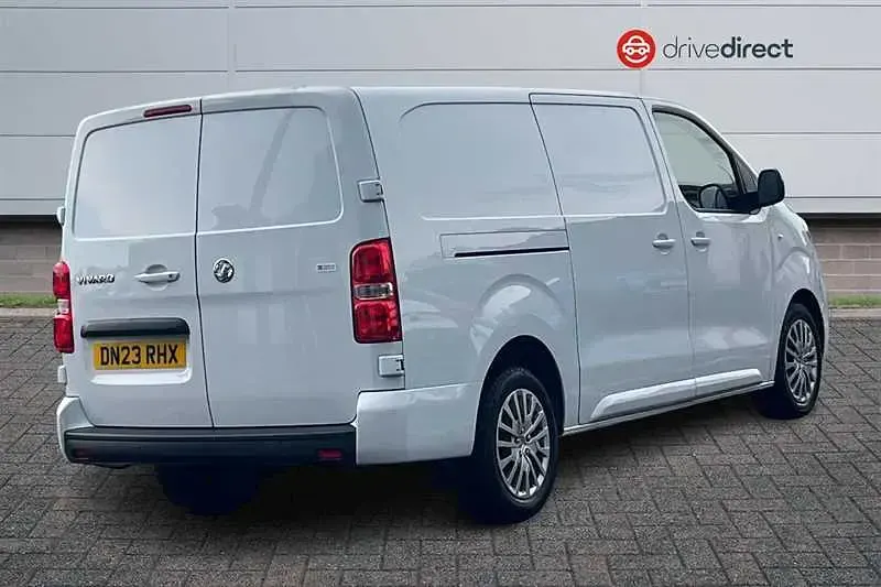 Used Vauxhall Vivaro 100 HP (73 kW) 2023 White MPV