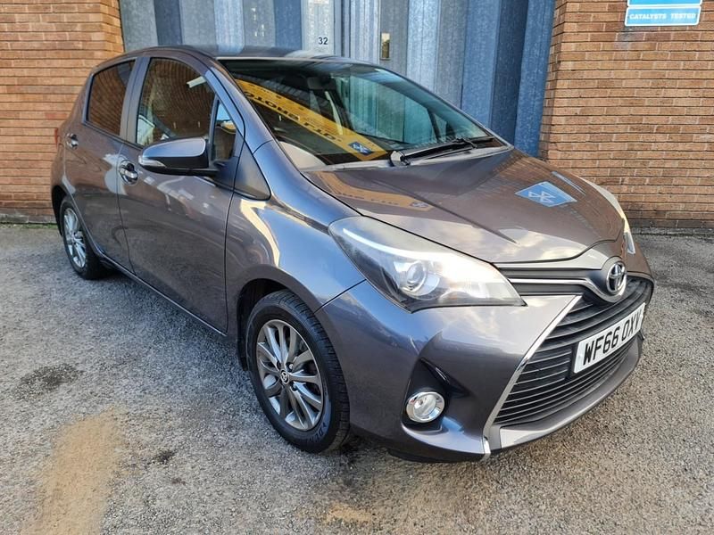 Grey Used 2016 Toyota Yaris Hatchback | £7,299 (Fair price) - Image 1/4