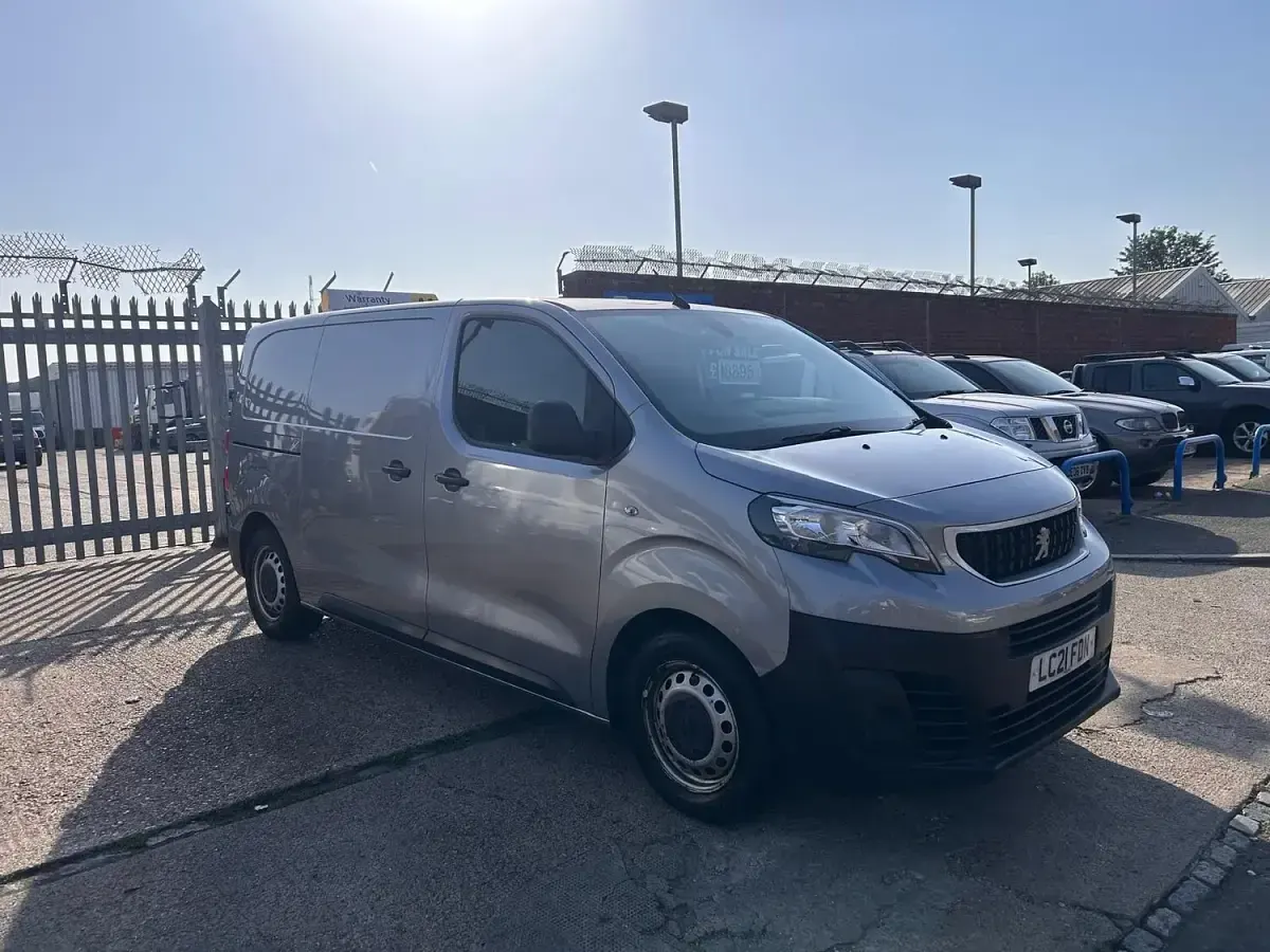 Used Peugeot Expert 100 HP (73 kW) 2021 Grey Van