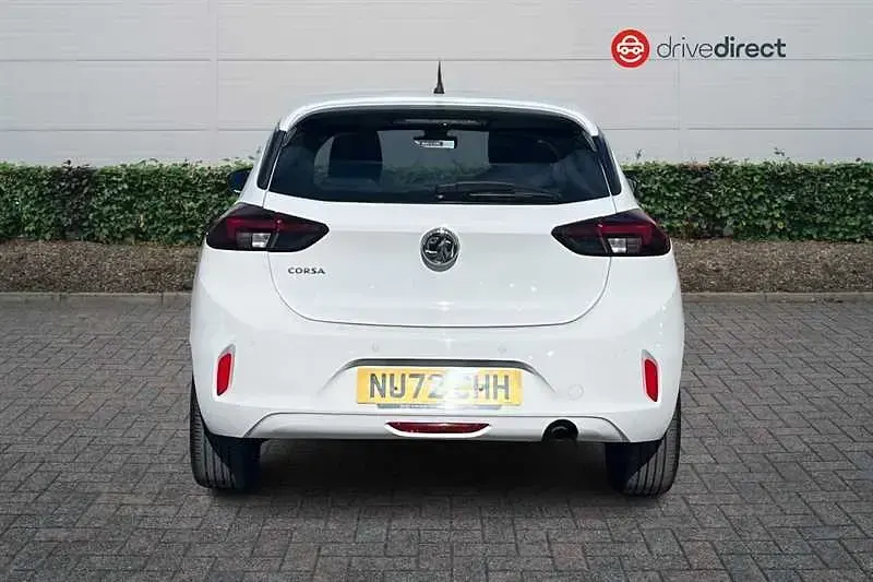 Used Vauxhall Corsa Design Edition 75 HP (55 kW) 2022 White Hatchback