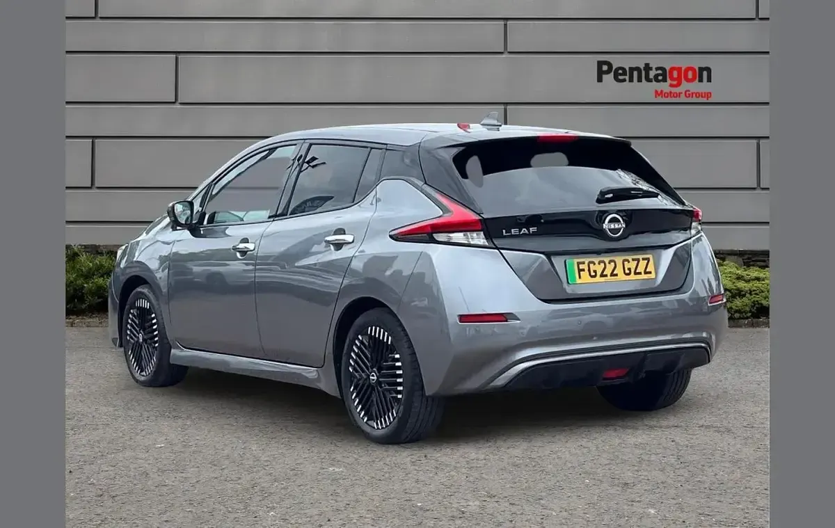 Used Nissan Leaf N-Connecta 108 kW (147 HP) 2022 Grey Hatchback