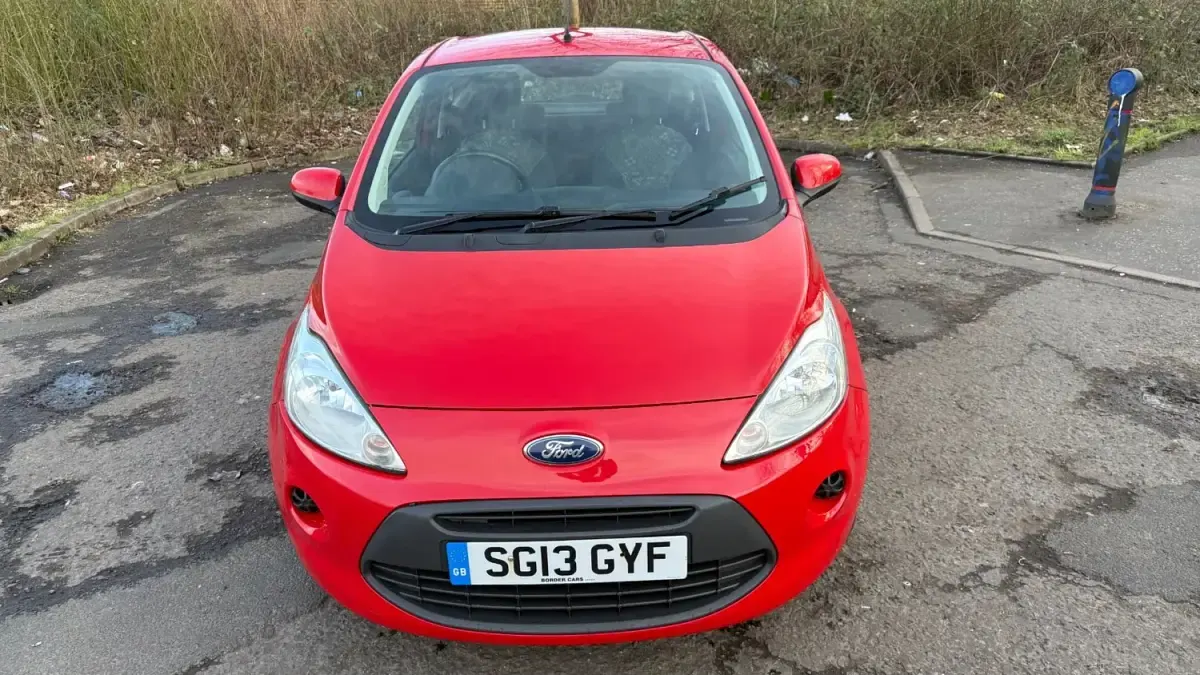 Usado Ford Ka 69 HP (50 kW) 2013 Vermelho Citadino