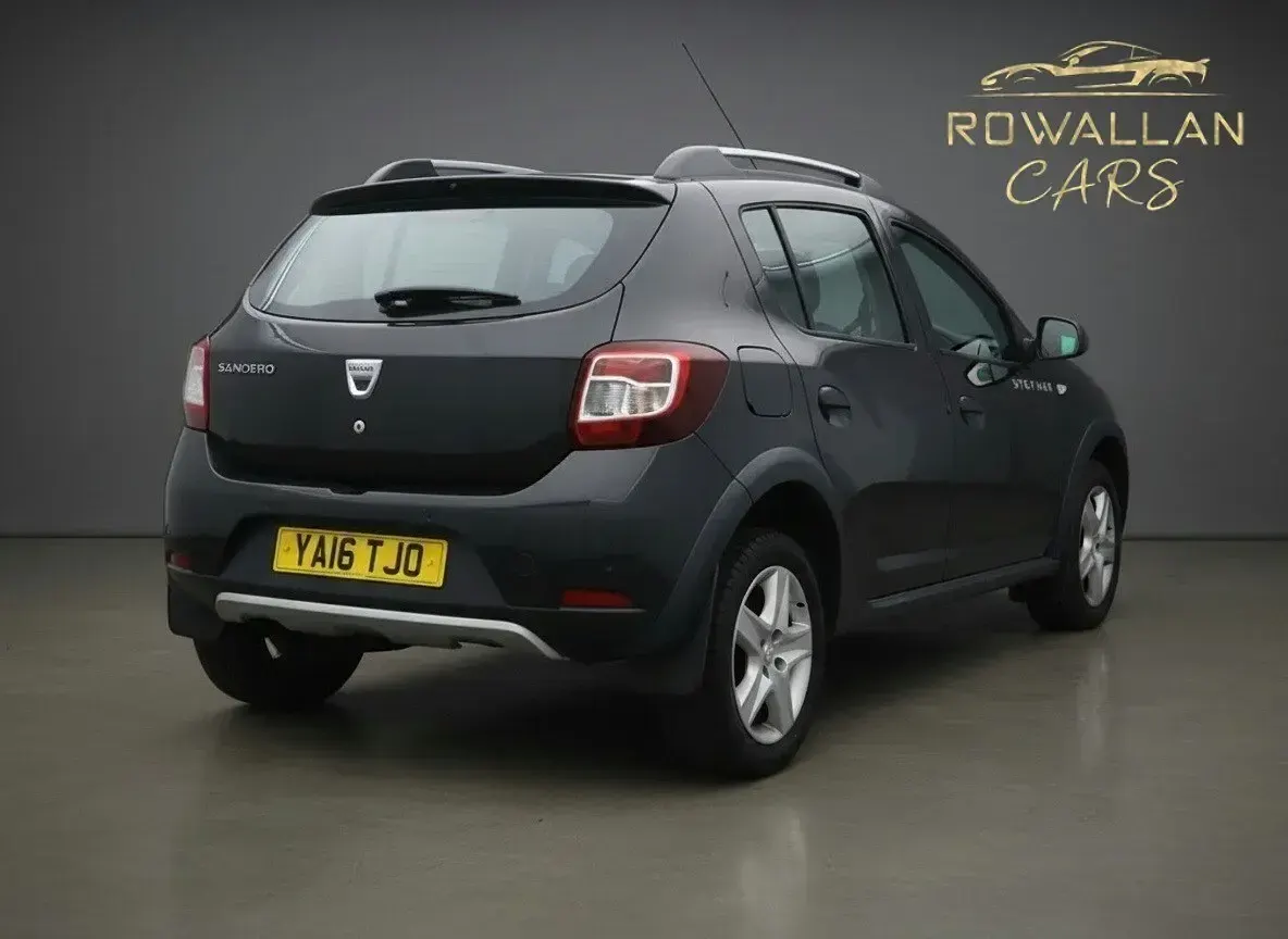 Used Dacia Sandero Lauréate 90 HP (66 kW) 2016 Black Hatchback