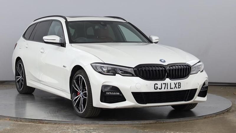 White Used 2021 BMW 330e M Sport Estate | £27,995 (Expensive) - Image 1/4