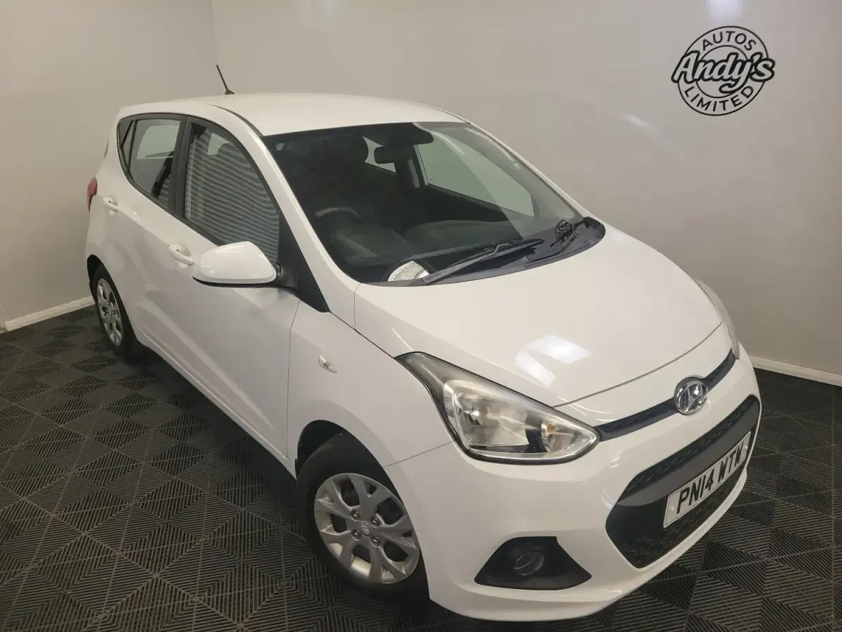 Usado Hyundai i10 SE 67 HP (49 kW) 2014 Branco Citadino