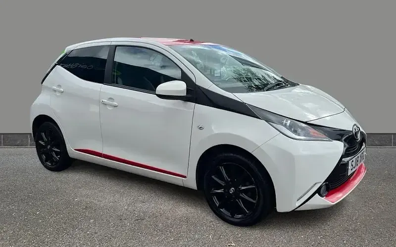Used Toyota Aygo x-press 69 HP (50 kW) 2018 Hatchback