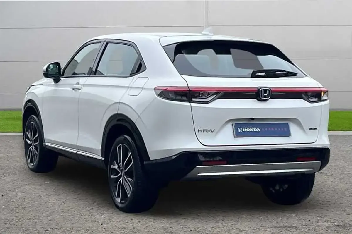 Second-hand Honda HR-V Advance 131 CP (96 kW) 2023 Alb SUV