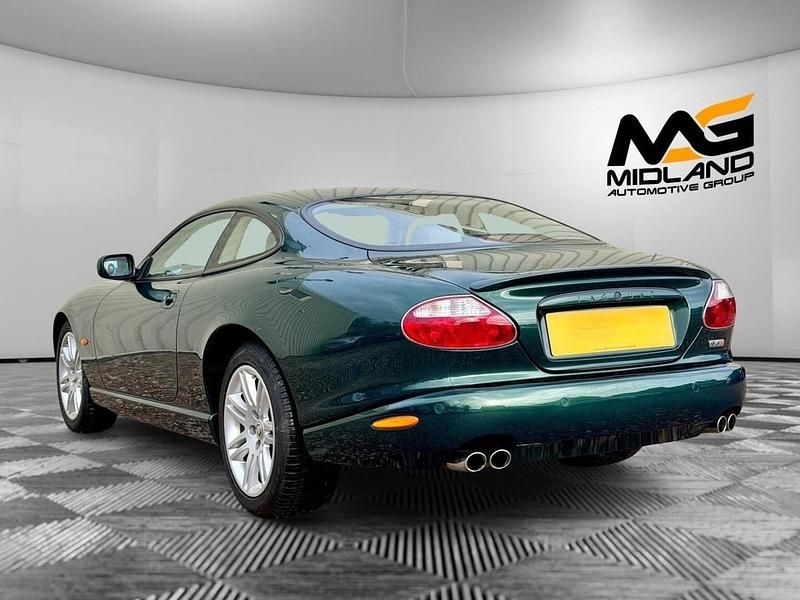 Used Jaguar XKR Supercharged 400 HP (294 kW) 2024 Green Coupe