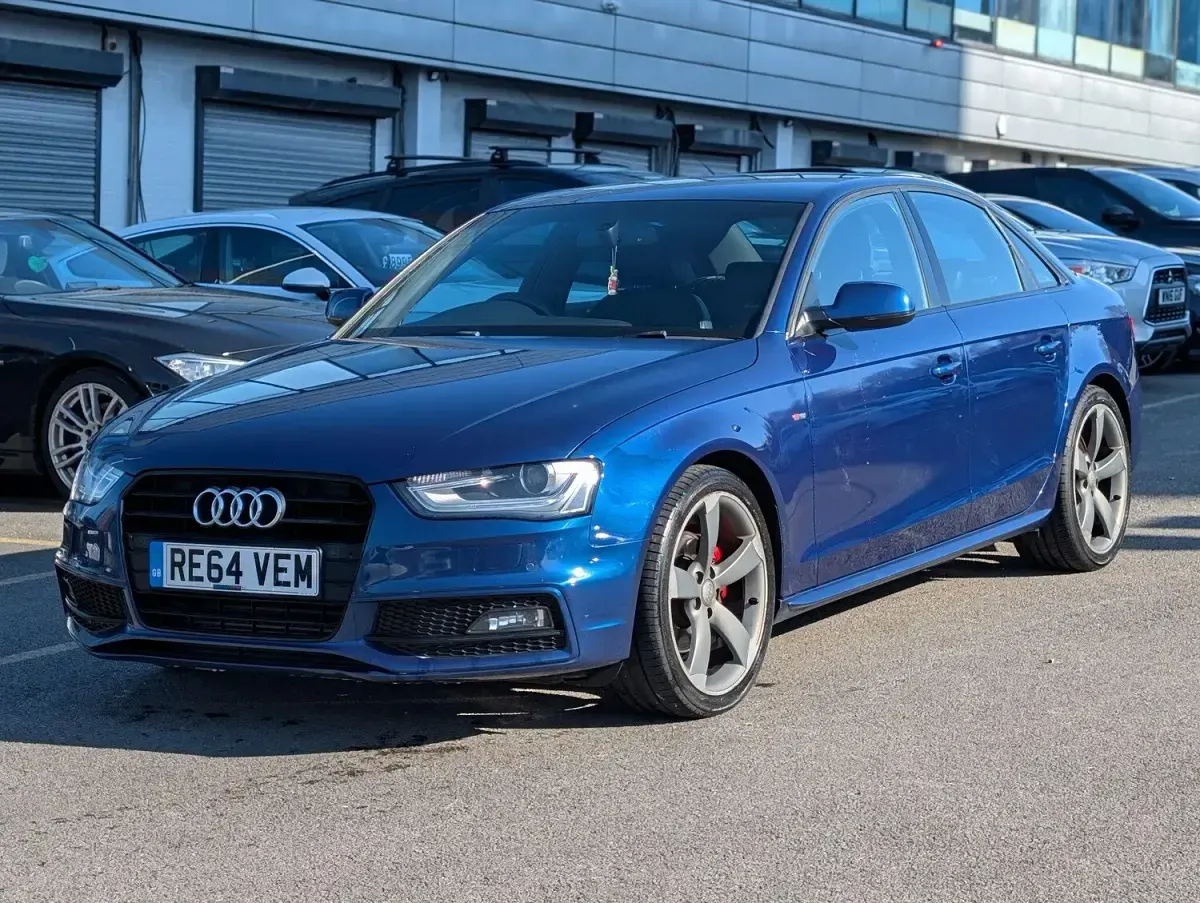 Used Audi A4 Black Edition 177 HP (130 kW) 2014 Blue Sedan