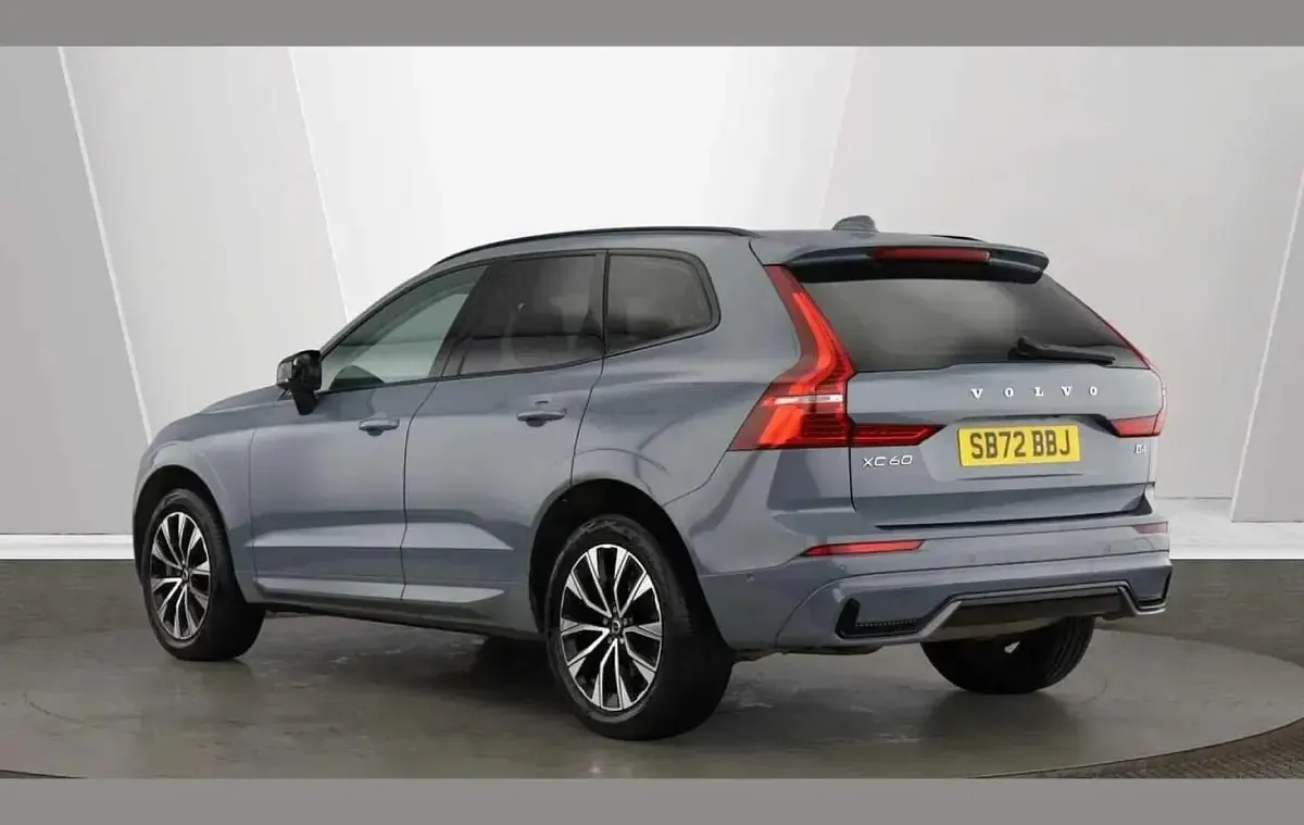 Used Volvo XC60 Plus 194 HP (142 kW) 2023 Grey SUV