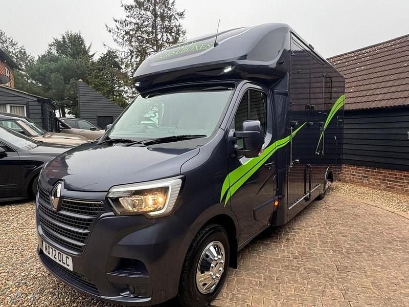 Used Renault Master Business 2022 White MPV