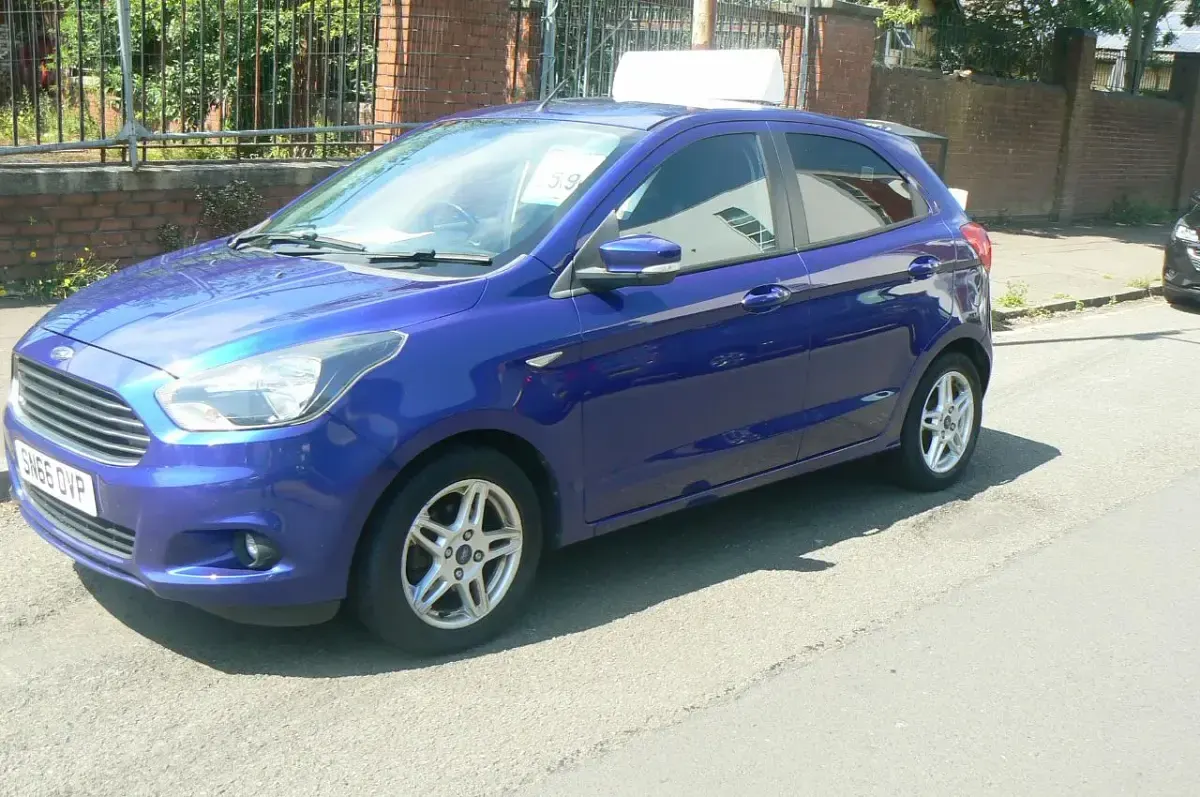 Used Ford Ka Plus Zetec 85 HP (62 kW) 2016 Blue Hatchback