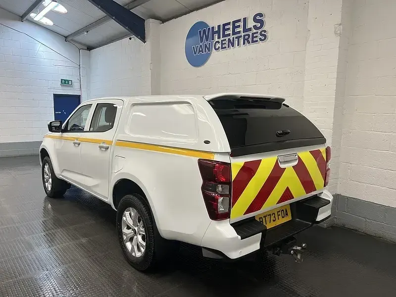 Used Isuzu D-Max 164 HP (120 kW) 2023 White Pickup