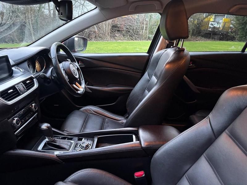 Usado Mazda 6 Inclusive 175 HP (128 kW) 2016 Vermelho Carrinha